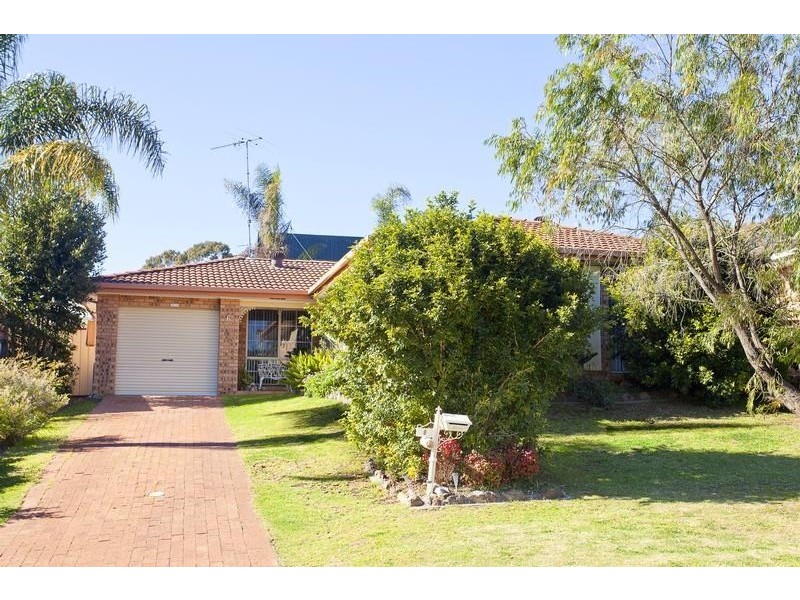 6 Kemp Place, Minto NSW 2566