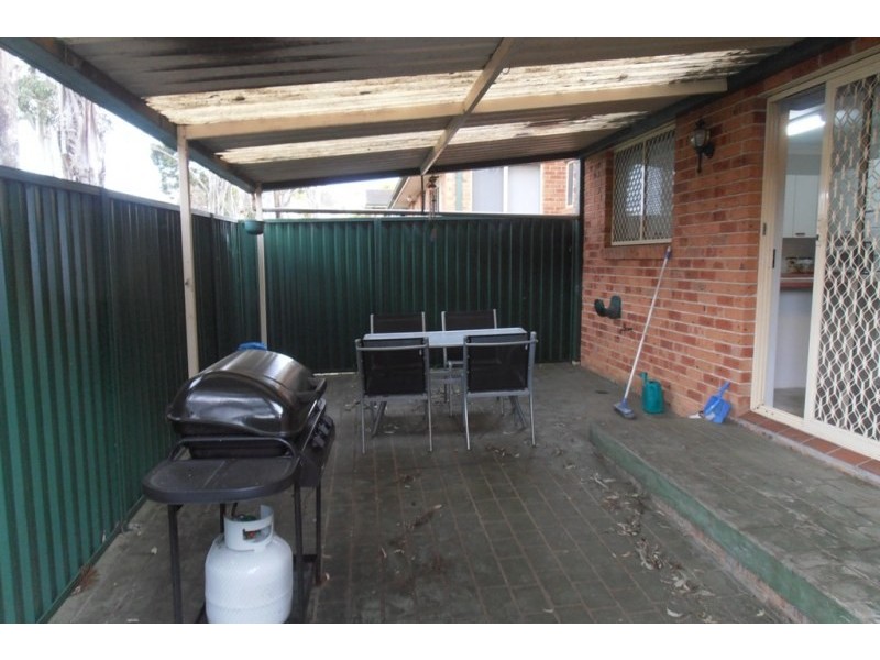 4/32 Kings Road, Ingleburn NSW 2565