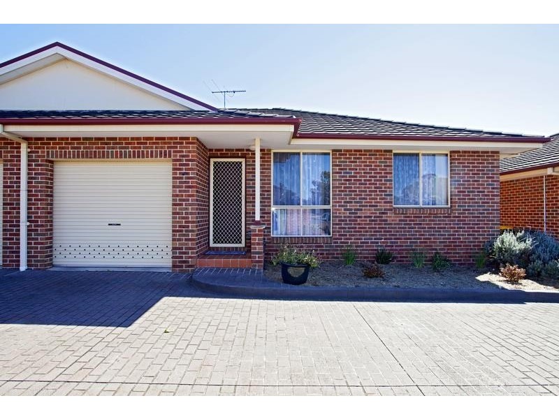 3/19 Azalea Place, Macquarie Fields NSW 2564