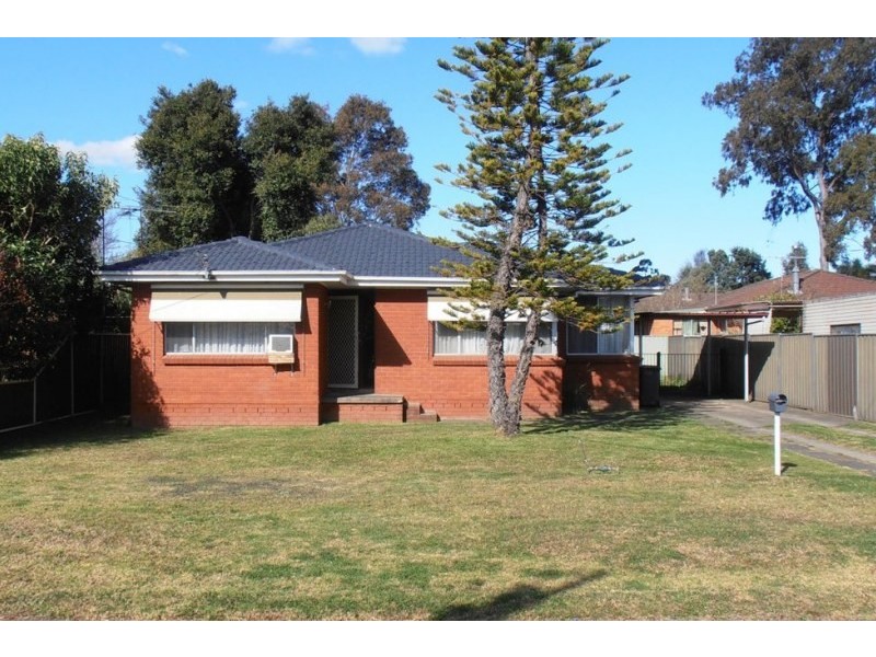 60 Surrey Street, Minto NSW 2566