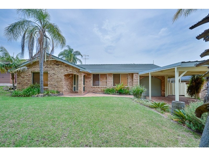 11 Peugeot Drive, Ingleburn NSW 2565