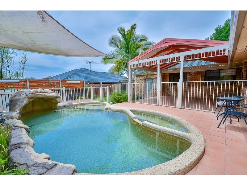 11 Peugeot Drive, Ingleburn NSW 2565