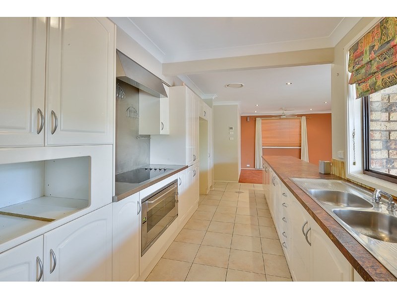 11 Peugeot Drive, Ingleburn NSW 2565