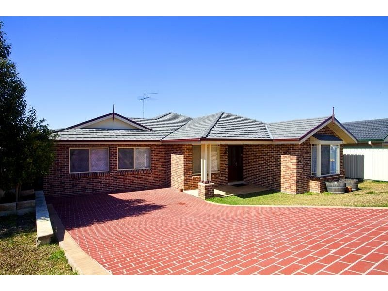 9 St. Agnes Way, Blair Athol NSW 2560