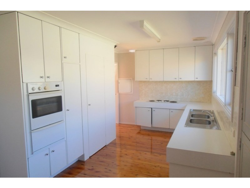 6 Banksia Place, Ingleburn NSW 2565