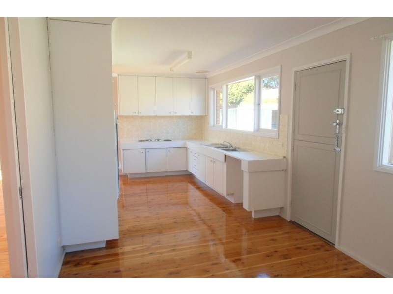 6 Banksia Place, Ingleburn NSW 2565