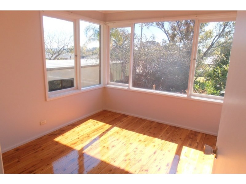 6 Banksia Place, Ingleburn NSW 2565