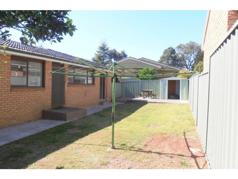 6 Banksia Place, Ingleburn NSW 2565