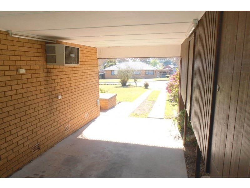 6 Banksia Place, Ingleburn NSW 2565