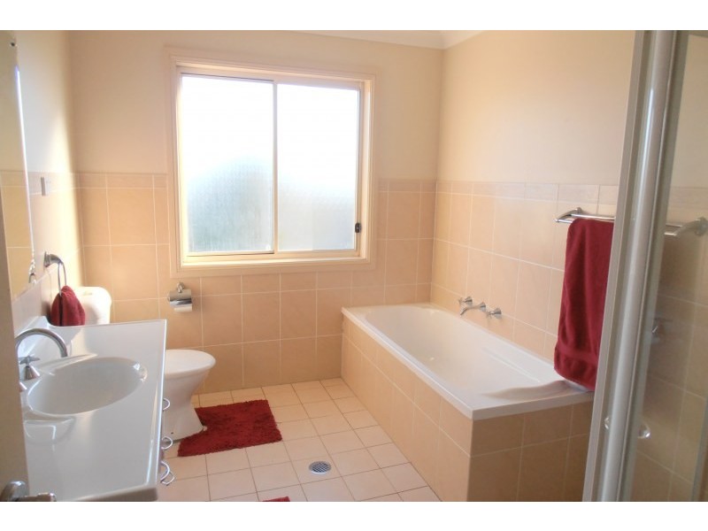 Macquarie Links NSW 2565