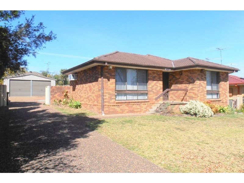 4 Memphis Place, Minto NSW 2566