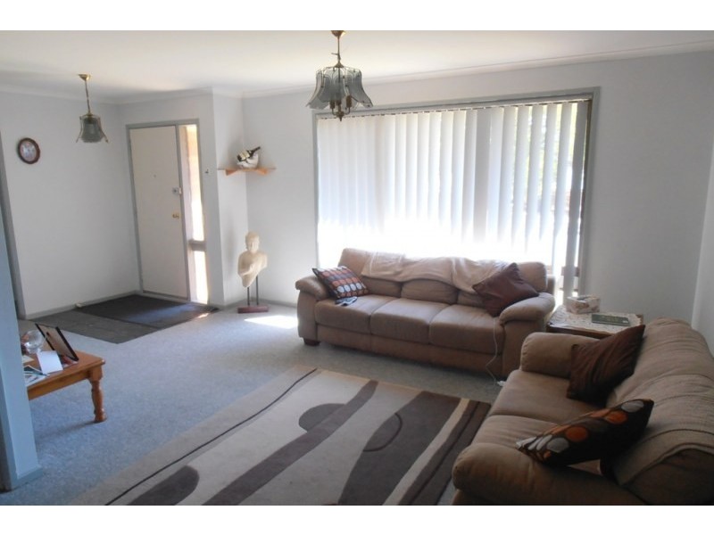 4 Memphis Place, Minto NSW 2566