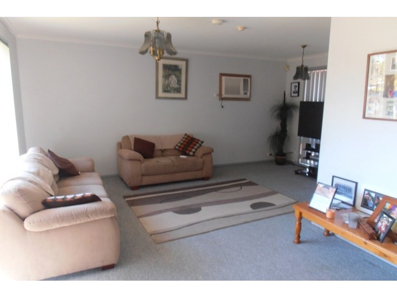 4 Memphis Place, Minto NSW 2566