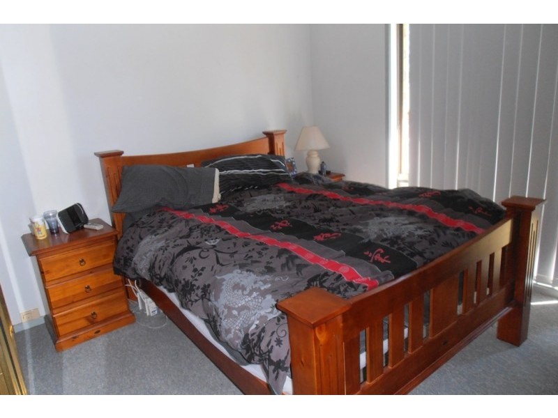 4 Memphis Place, Minto NSW 2566