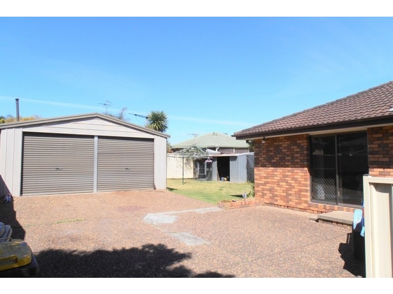 4 Memphis Place, Minto NSW 2566