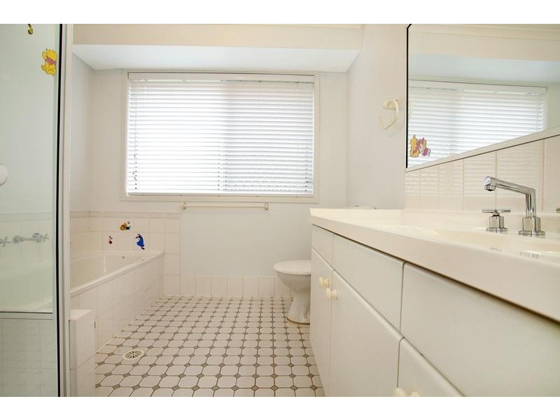 6 Rebecca Place, Ingleburn NSW 2565