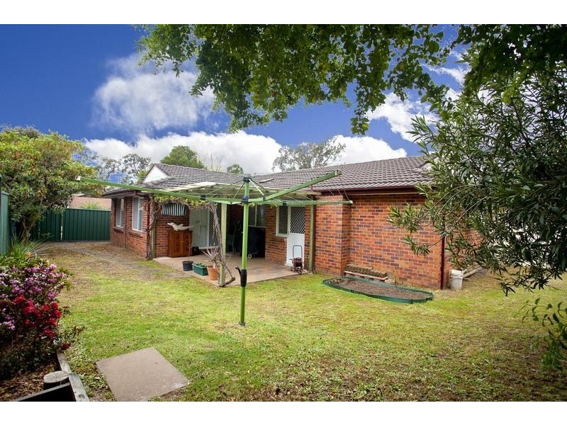 6 Rebecca Place, Ingleburn NSW 2565