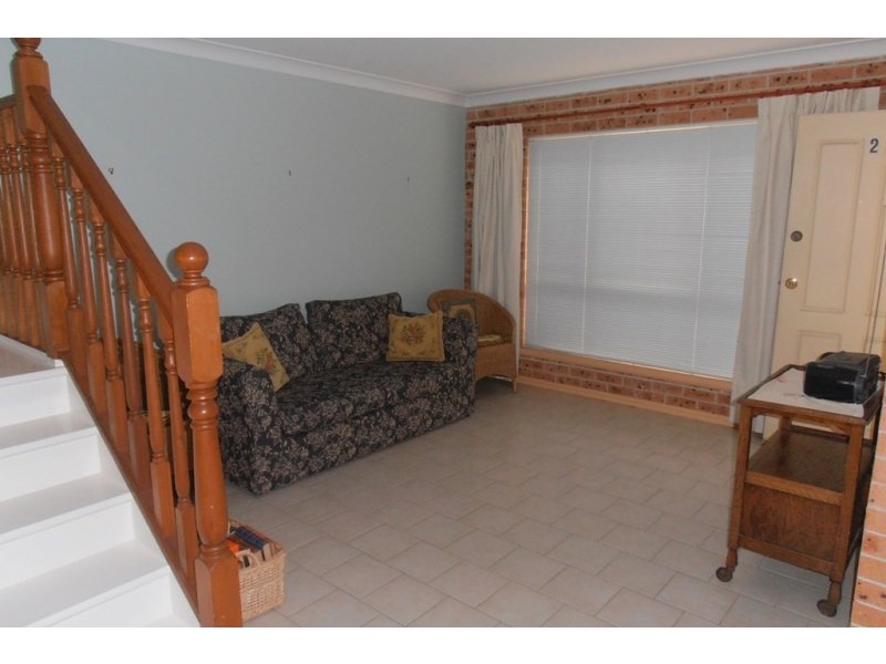 2/17 Third Avenue, Macquarie Fields NSW 2564