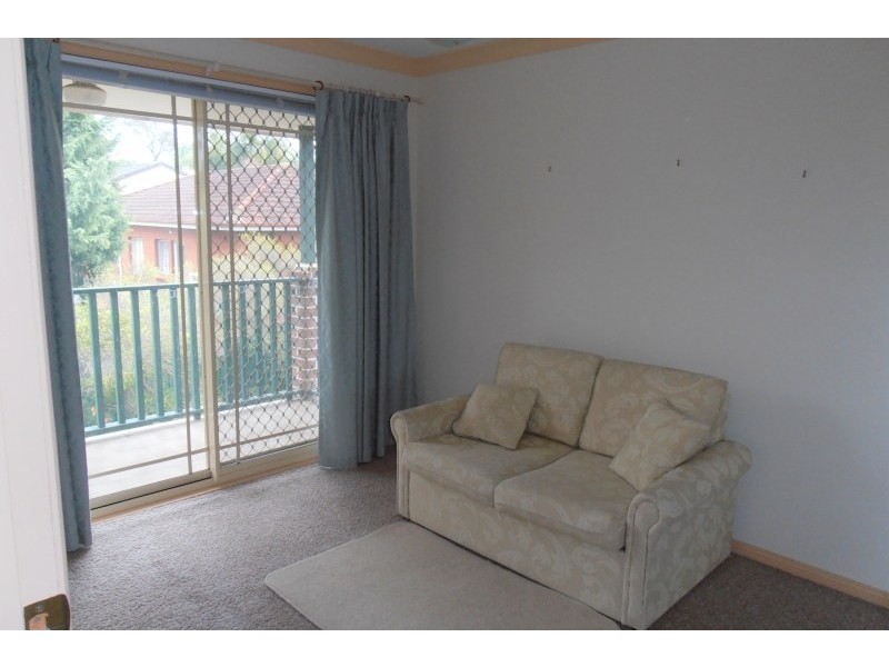 2/17 Third Avenue, Macquarie Fields NSW 2564