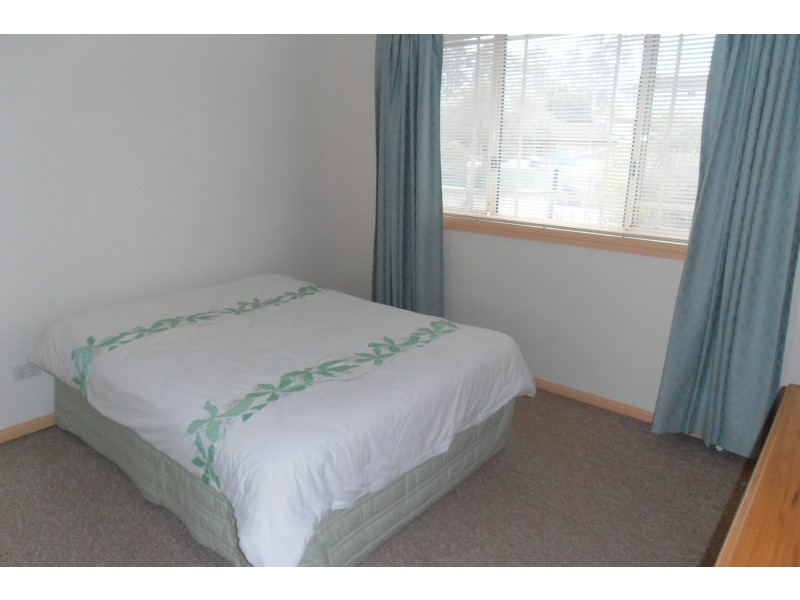 2/17 Third Avenue, Macquarie Fields NSW 2564
