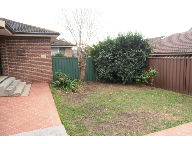 2/17 Third Avenue, Macquarie Fields NSW 2564