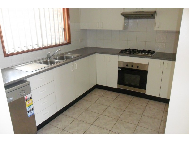 2/19 Azalea Place, Macquarie Fields NSW 2564