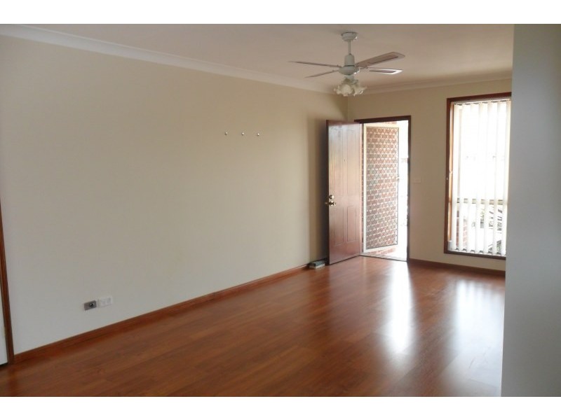 2/19 Azalea Place, Macquarie Fields NSW 2564