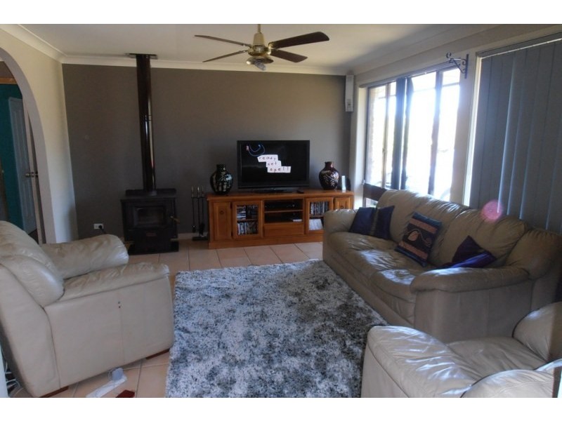 1 Talc Place, Eagle Vale NSW 2558