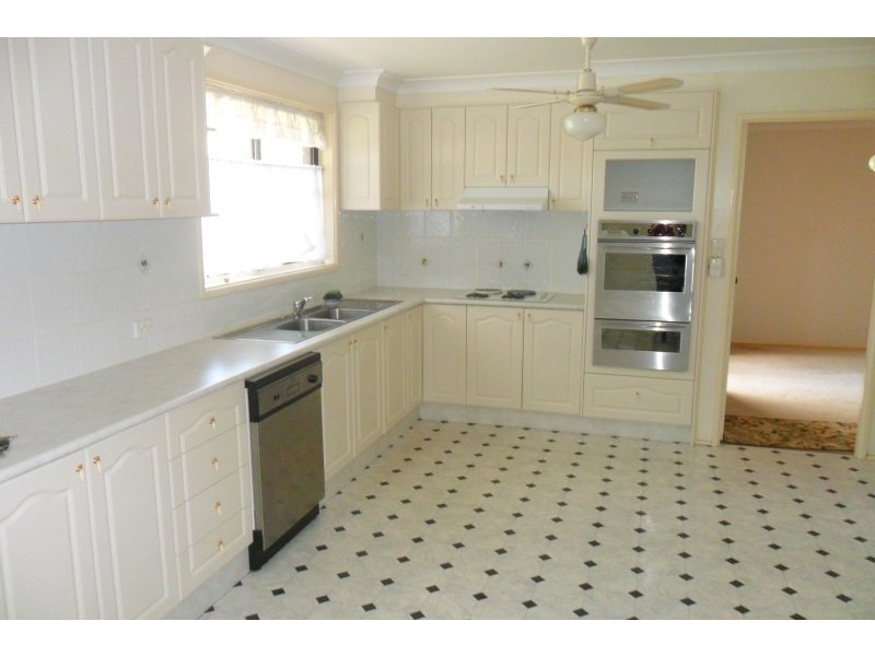 18 Desmond Street, Ingleburn NSW 2565