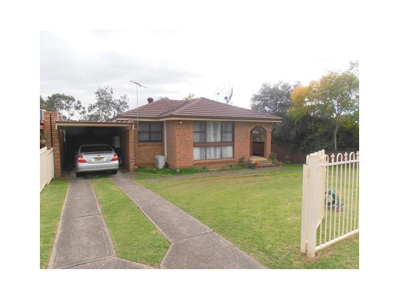 30 Lantana Street, Macquarie Fields NSW 2564