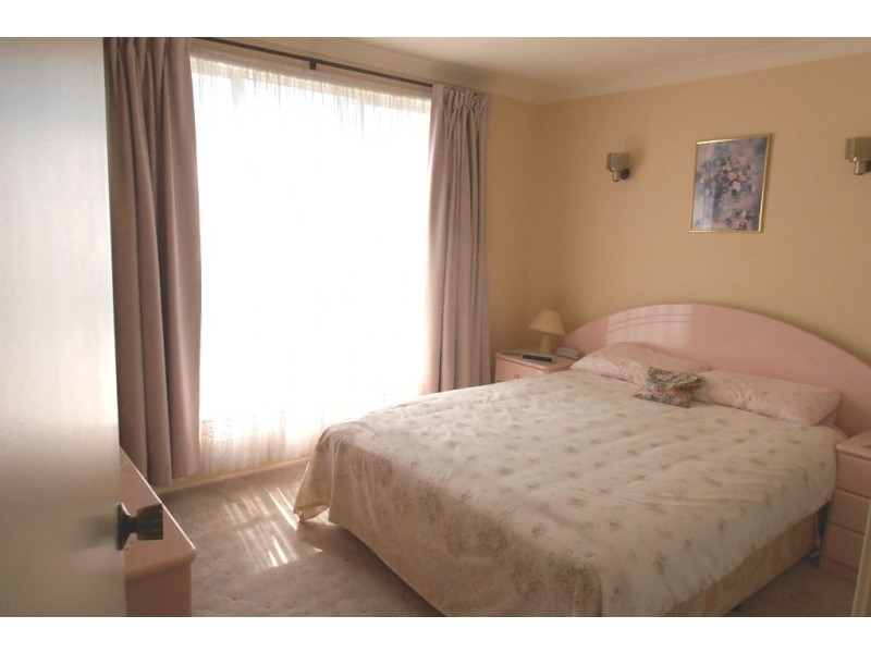 12 Lisson Place, Minto NSW 2566