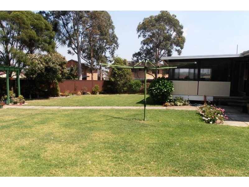 12 Lisson Place, Minto NSW 2566