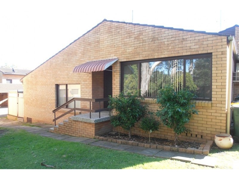 12/2-4 Whipbird Avenue, Ingleburn NSW 2565