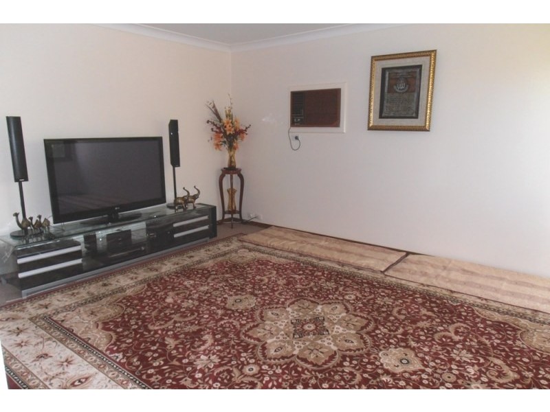 12/2-4 Whipbird Avenue, Ingleburn NSW 2565