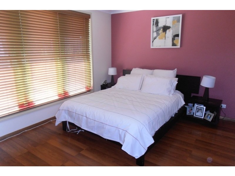 15 Adam Place, Macquarie Fields NSW 2564