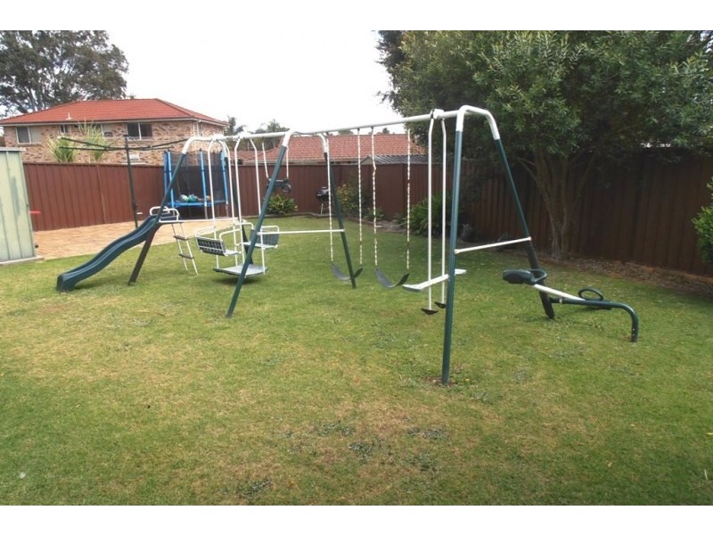 15 Adam Place, Macquarie Fields NSW 2564