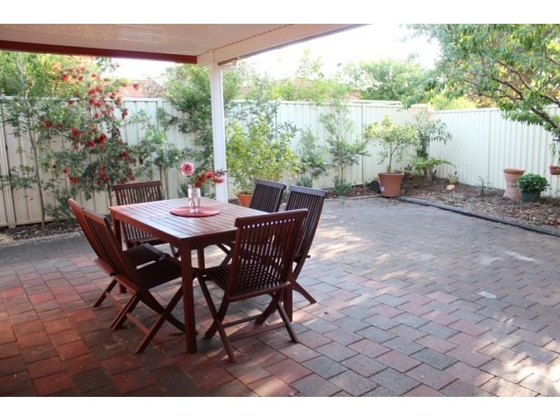 9 Poppy Place, Macquarie Fields NSW 2564