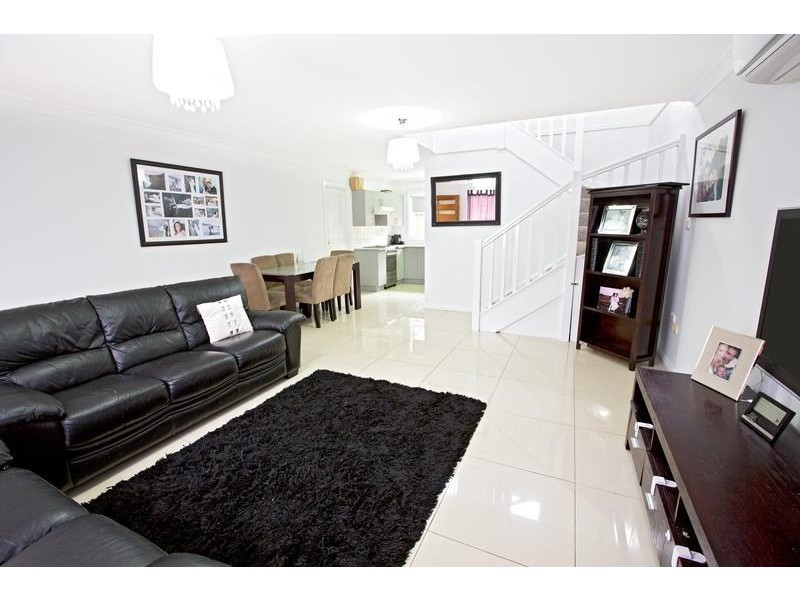 1/12 Kitson Place, Minto NSW 2566