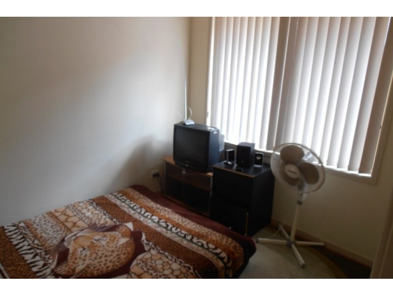 2/1 Macquarie Road, Ingleburn NSW 2565