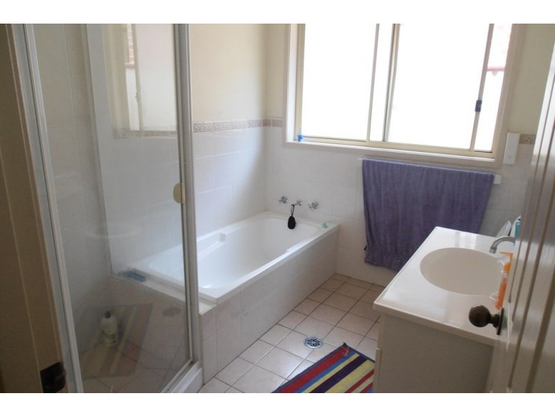 2/1 Macquarie Road, Ingleburn NSW 2565
