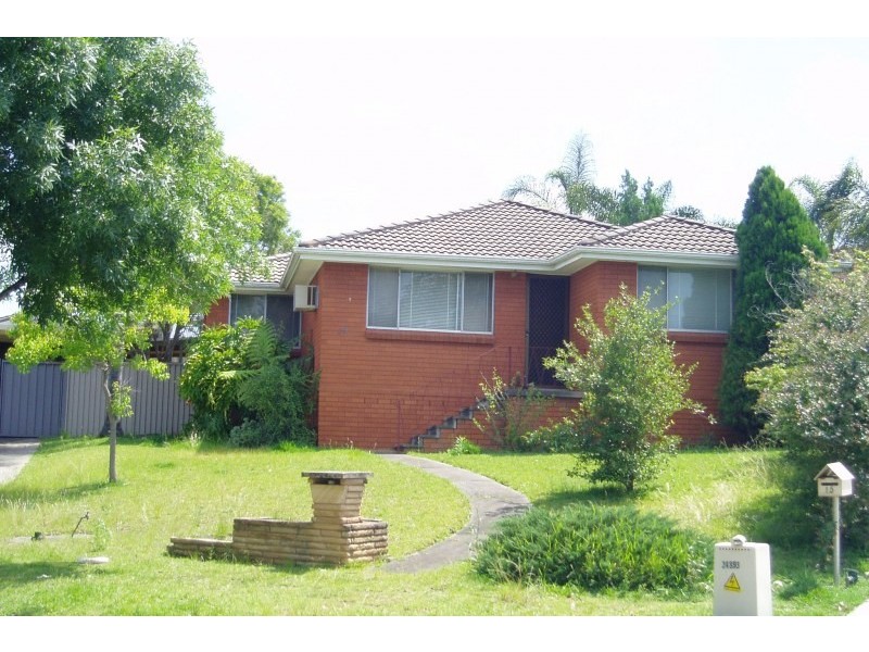 13 Salamaua Place, Glenfield NSW 2167