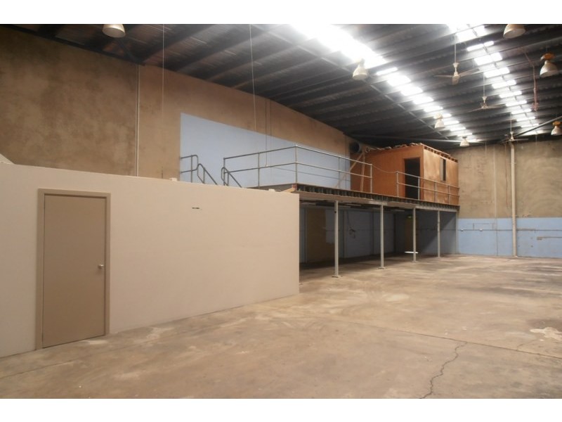 5 Kerr Road, Ingleburn NSW 2565