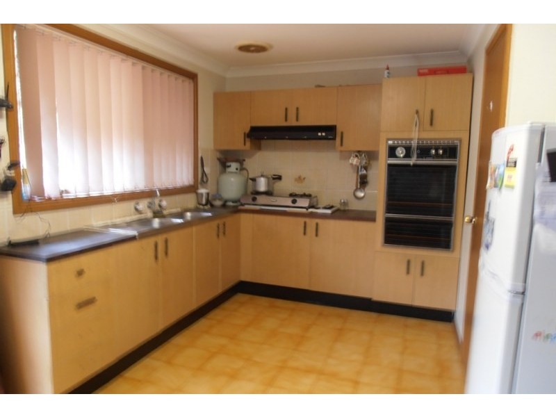 10/2 Bensley Road, Macquarie Fields NSW 2564