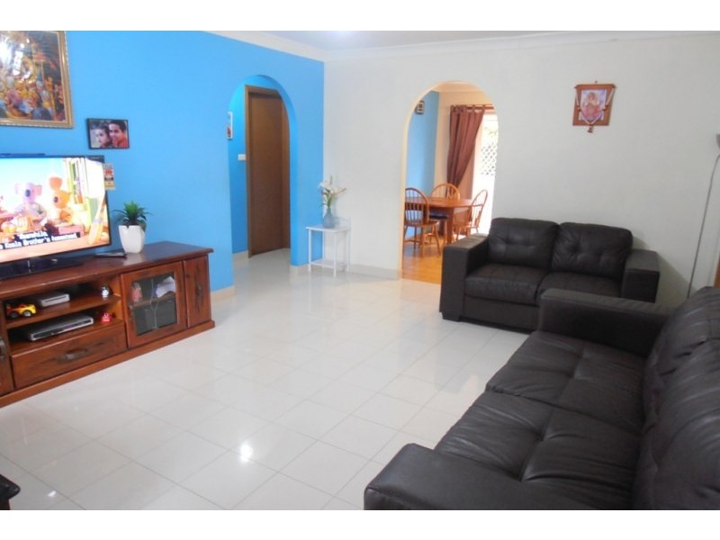 10/2 Bensley Road, Macquarie Fields NSW 2564