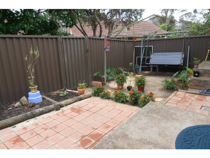 10/2 Bensley Road, Macquarie Fields NSW 2564