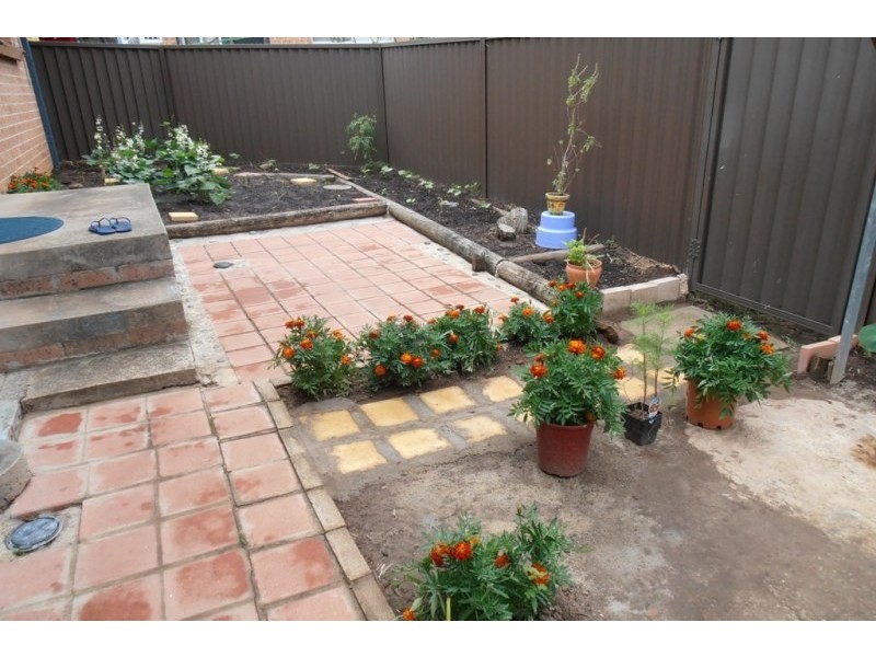 10/2 Bensley Road, Macquarie Fields NSW 2564