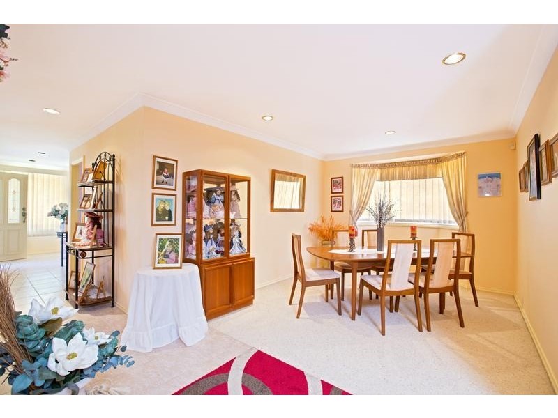 5 Elcho Close, Green Valley NSW 2168