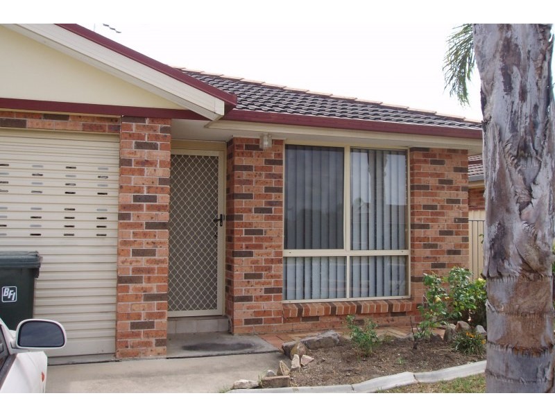 2/9 Azalea Place, Macquarie Fields NSW 2564