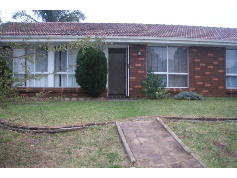 3 Rees Close, Eagle Vale NSW 2558