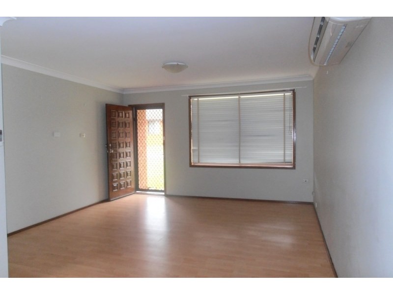 4/105 Chester Road, Ingleburn NSW 2565